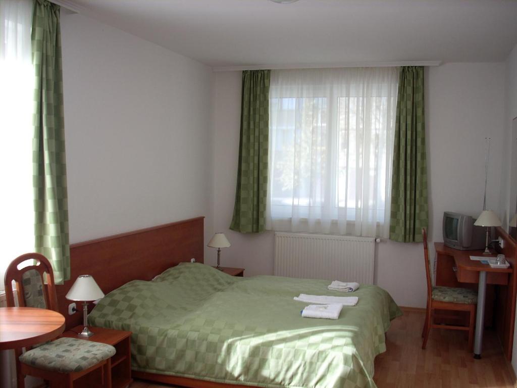 Hotel Kristaly Hajduszoboszlo Room photo