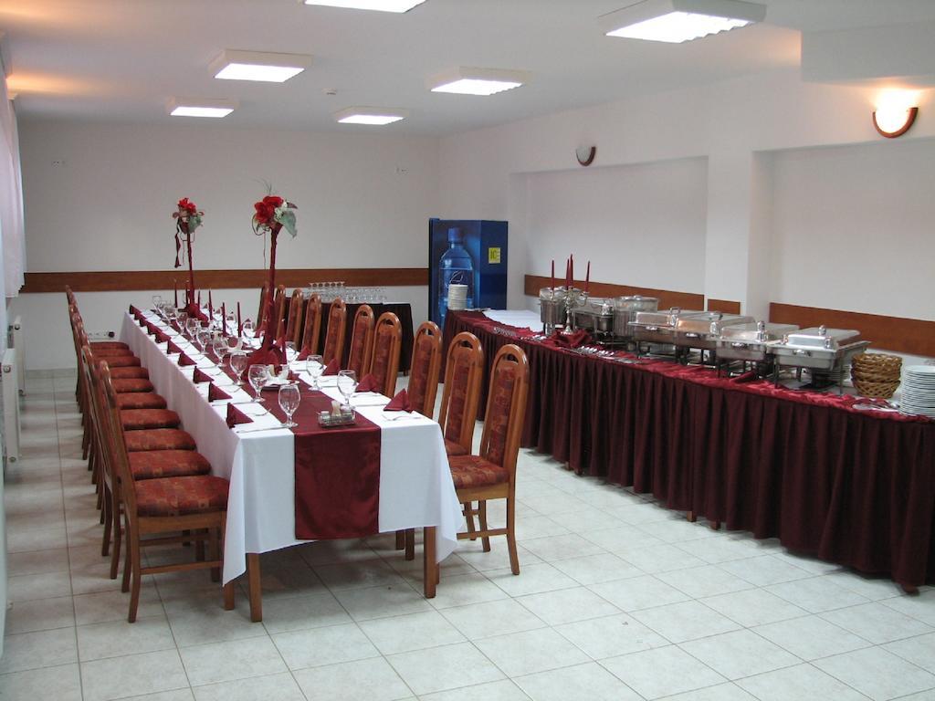 Hotel Kristaly Hajduszoboszlo Exterior photo